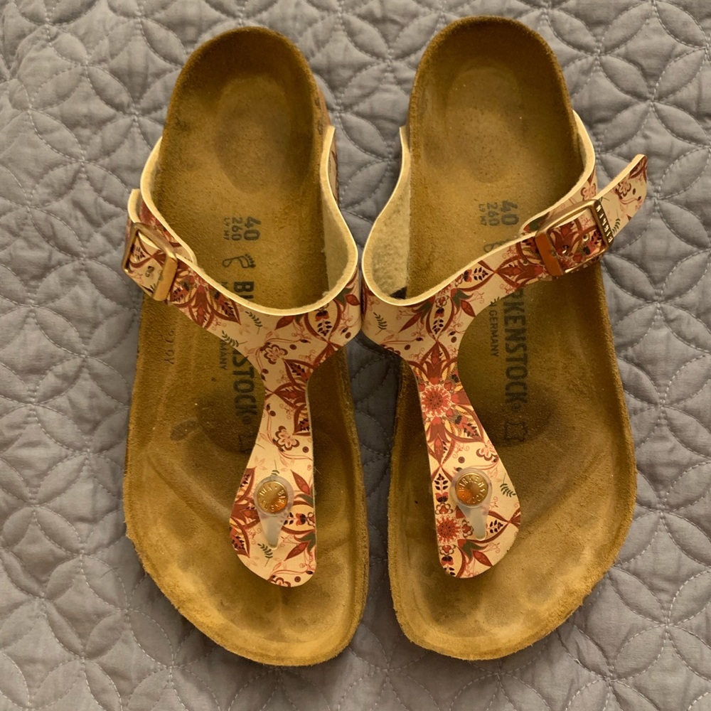 Birkenstocks Women’s size 40